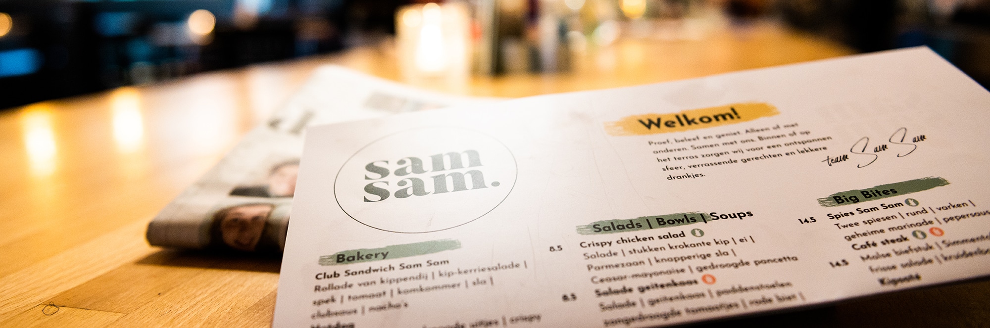 Sam Sam menukaart op tafel