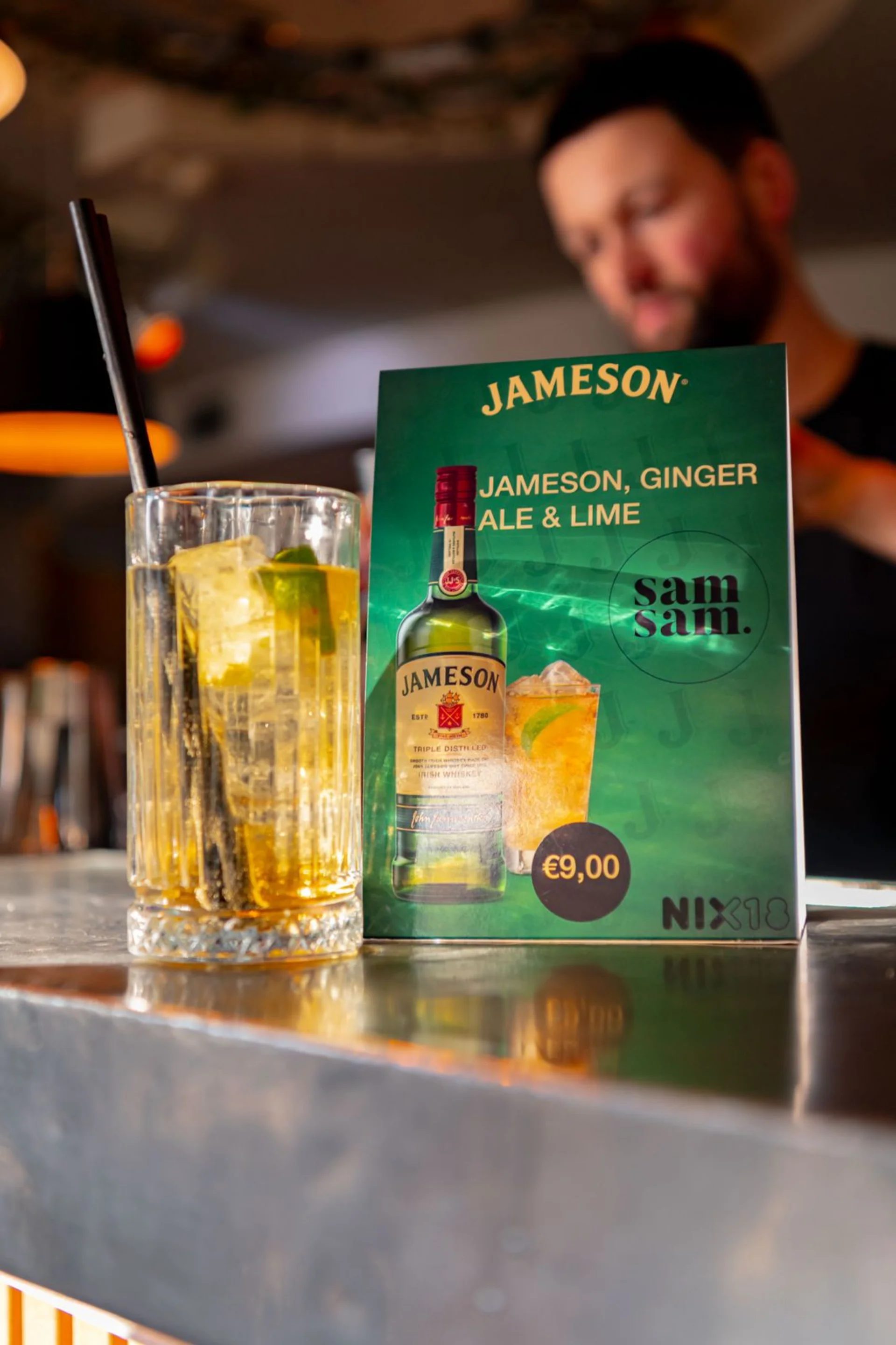 Jameson aan bar
